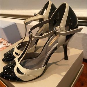Via Spiga Peep Toe Heels